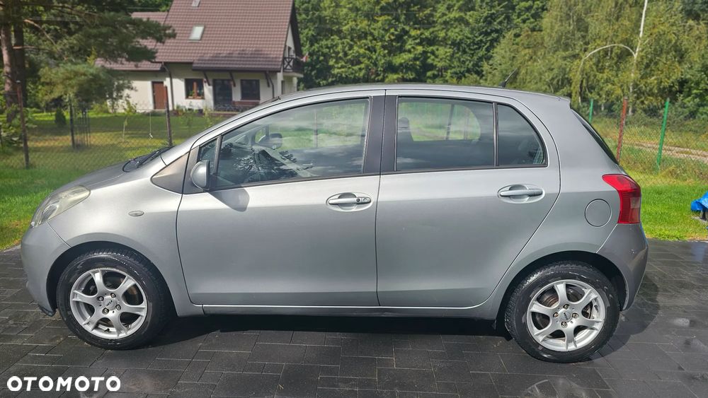 Toyota Yaris 1.3 Sol - 3