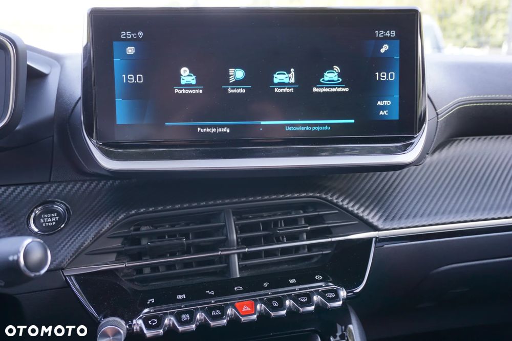 Peugeot 2008 PureTech 130 EAT8 GT - 27