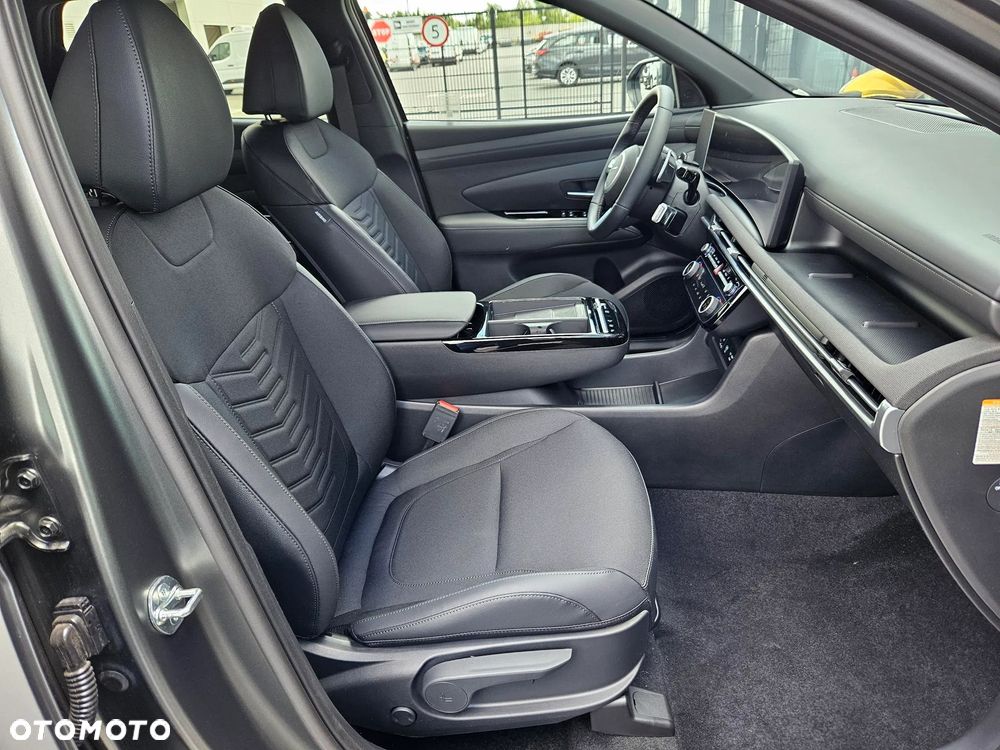 Hyundai Tucson 1.6 T-GDi HEV Smart Black 2WD - 17