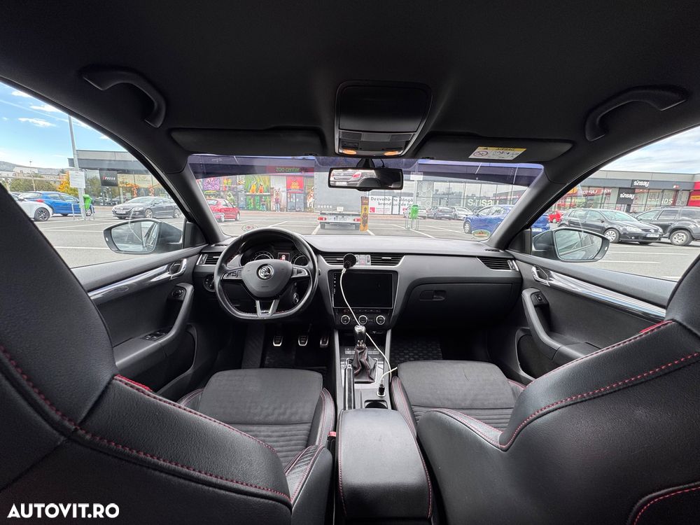 Skoda Octavia 2.0 TDI RS - 10