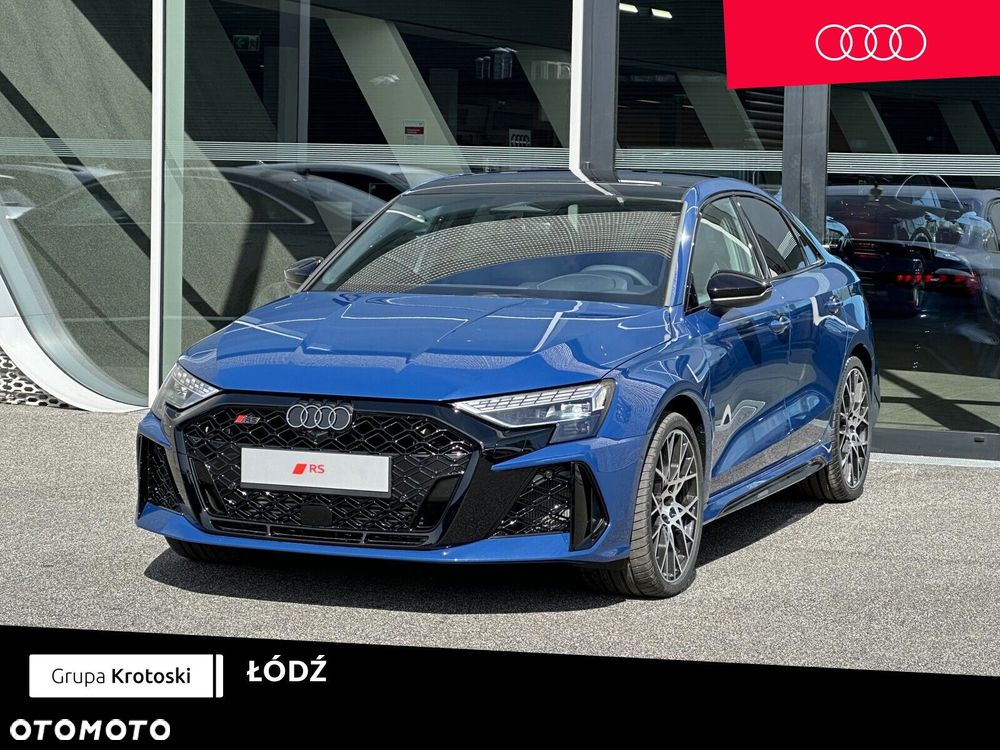 Audi RS3 Limousine - 1
