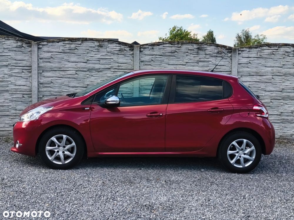Peugeot 208 - 2