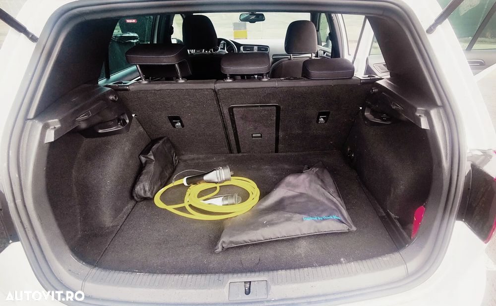 Volkswagen Golf Standard - 10