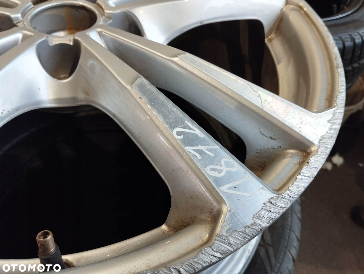 FELGA ALU 5X112 7,5 X 18 ET51 8V0601025 BL AUDI A3 - 2