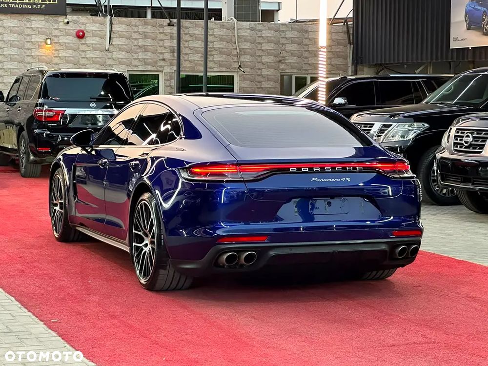 Porsche Panamera 4S - 4