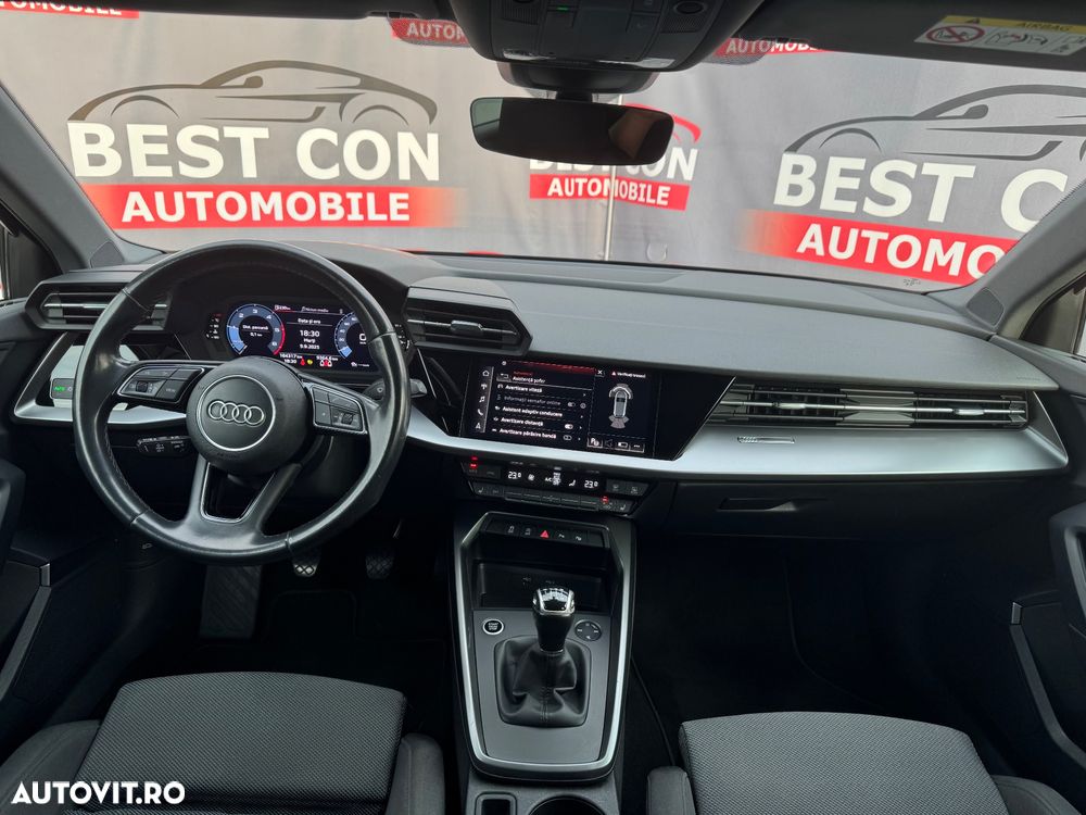 Audi A3 35 TDI ack S line - 10