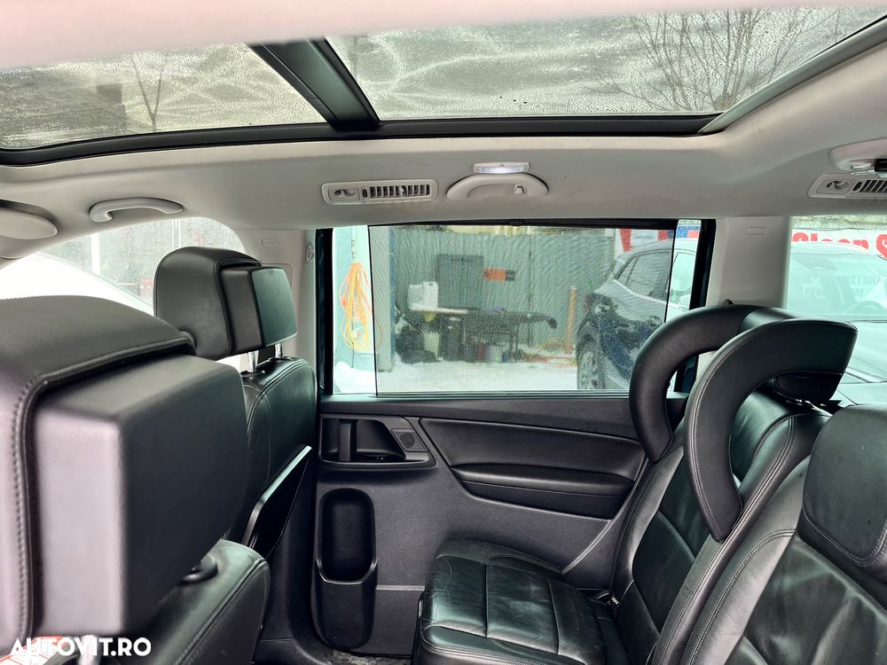 Volkswagen Sharan 2.0 TDI DPF Highline - 23