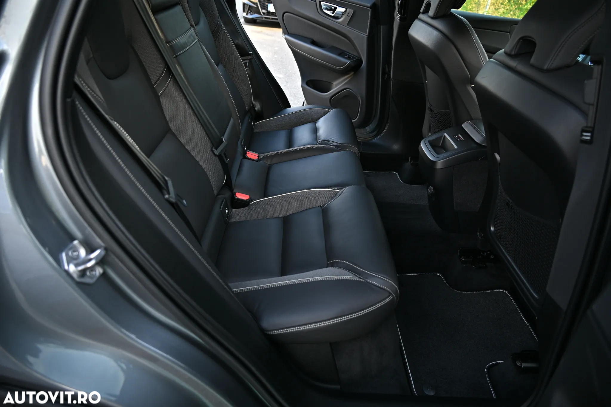 Volvo XC 60 B4 D AWD Geartronic RDesign - 30