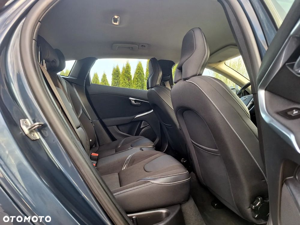 Volvo V40 D2 Momentum - 22