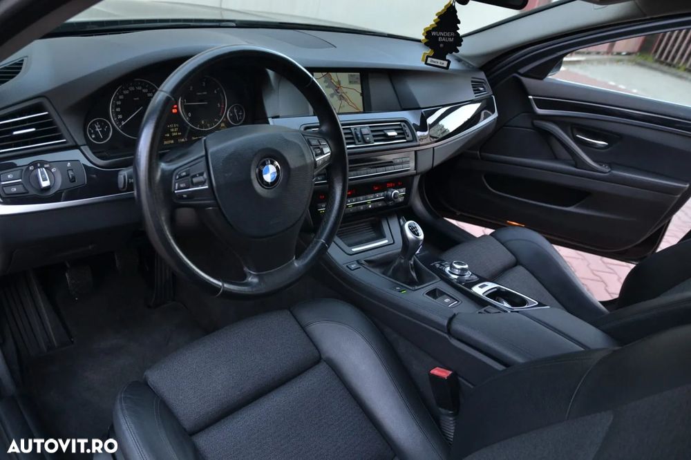 BMW Seria 5 520d Touring - 9