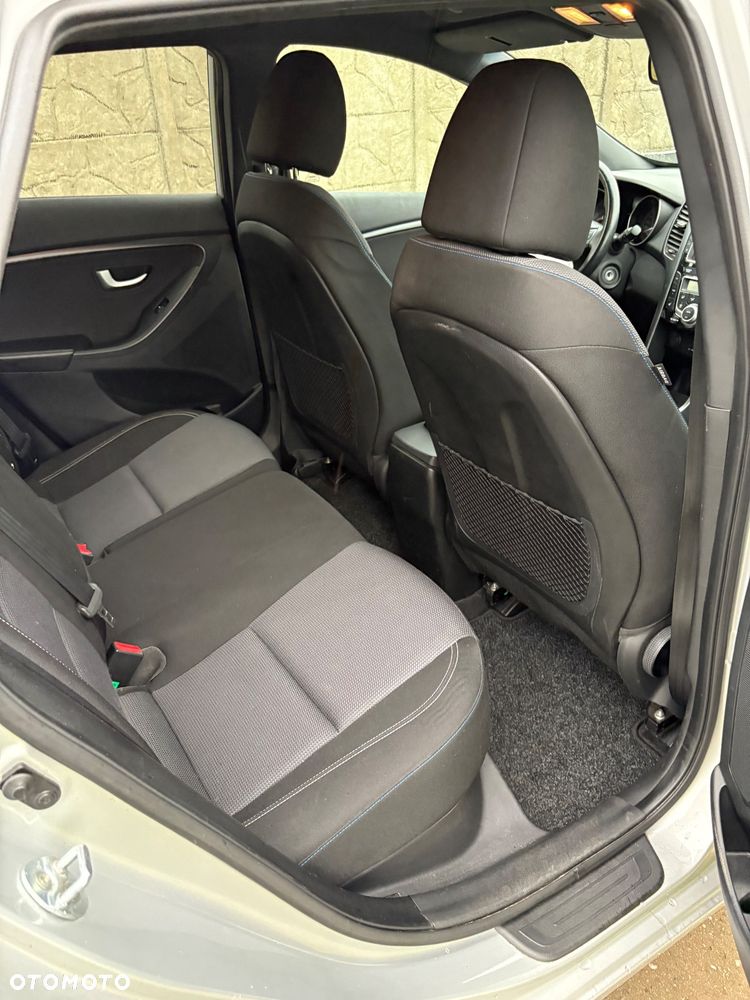 Hyundai i30 blue 1.6 CRDi Passion - 21