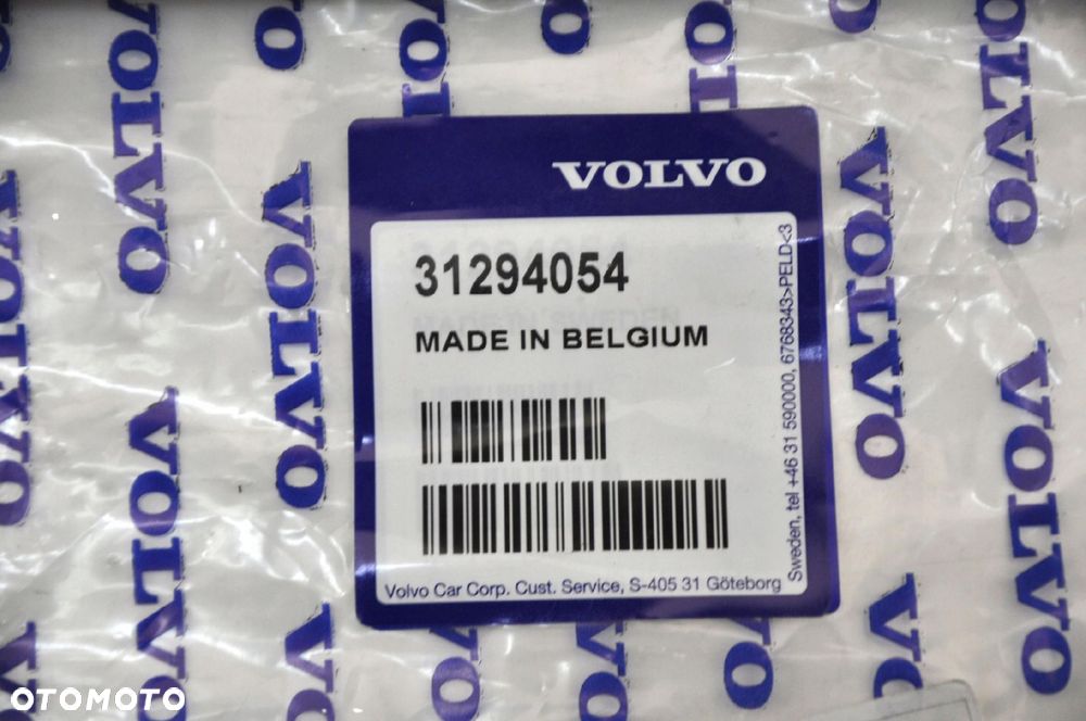 VOLVO XC60 srodkowa kratka zderzaka przod PDC OE - 4