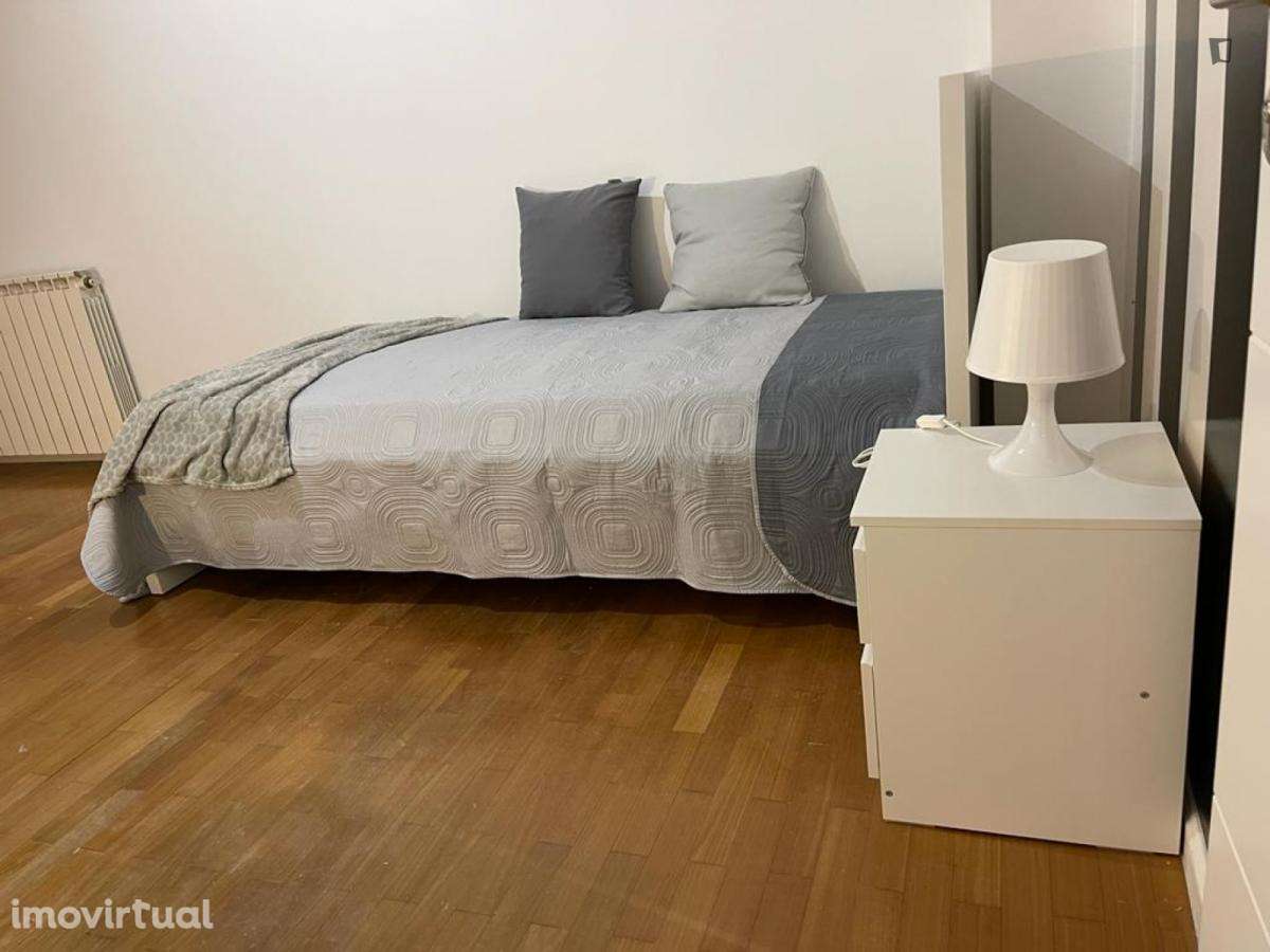 Quarto - localizado em Leiria - Grande imagem: 5/6