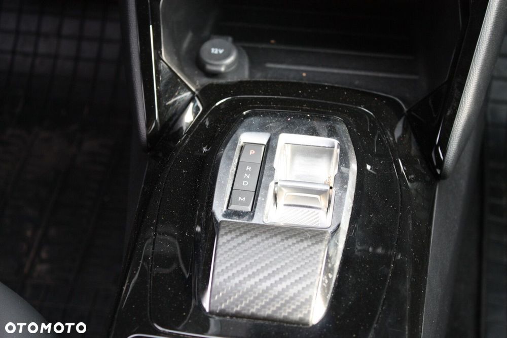 Peugeot 2008 1.2 PureTech Allure S&S EAT8 - 29