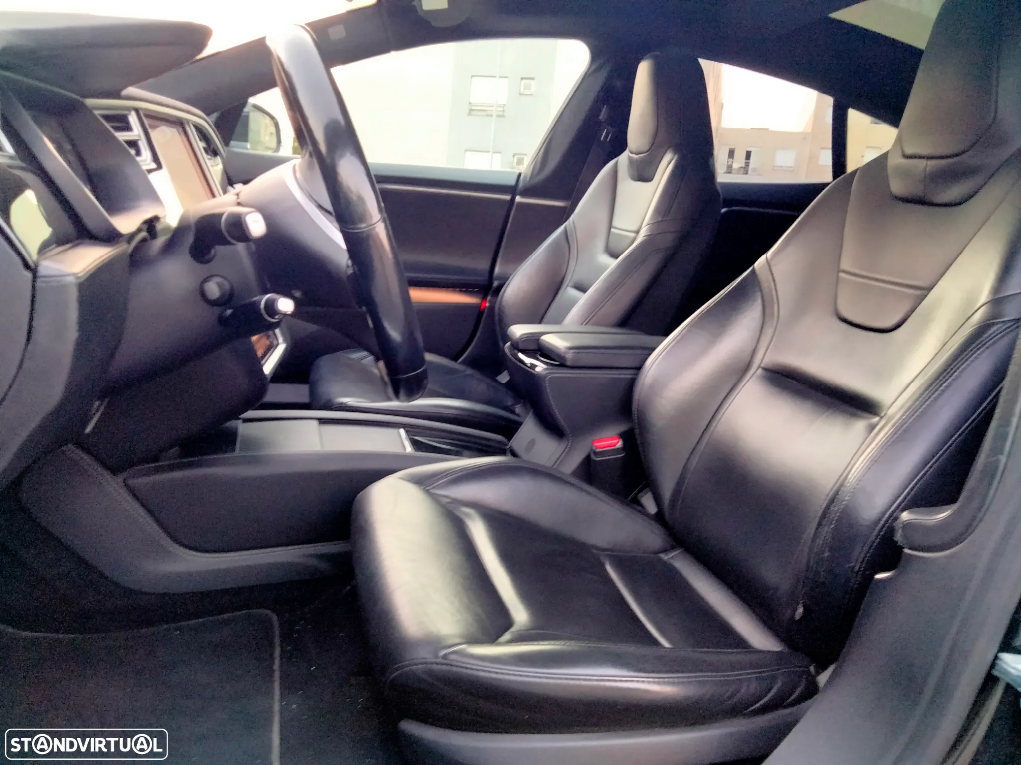 Tesla Model S P85D - 10