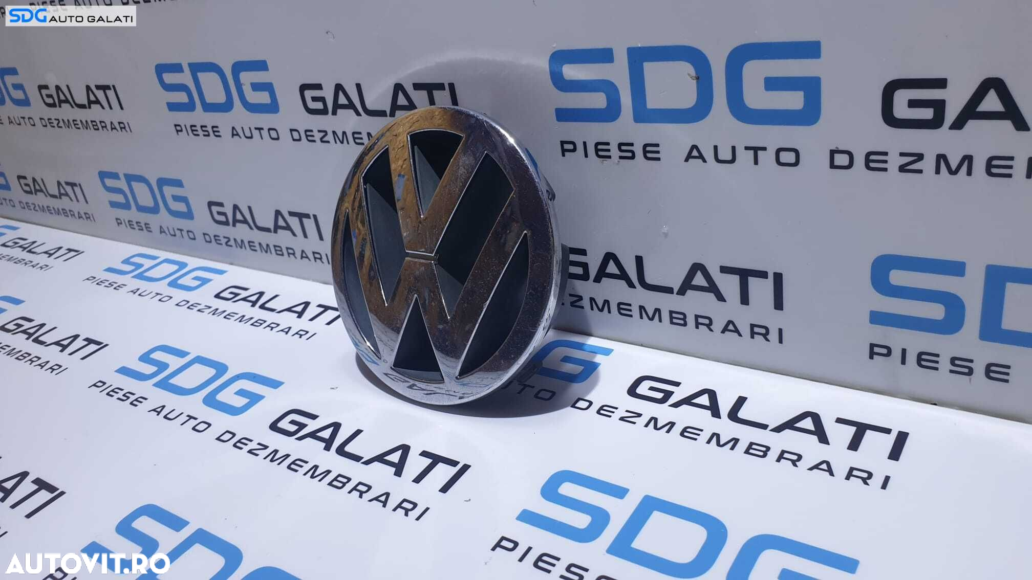 Sigla Emblema Grila Bara Spoiler Fata Volkswagen Sharan 2000 - 2010 Cod 7M3853601 - 3