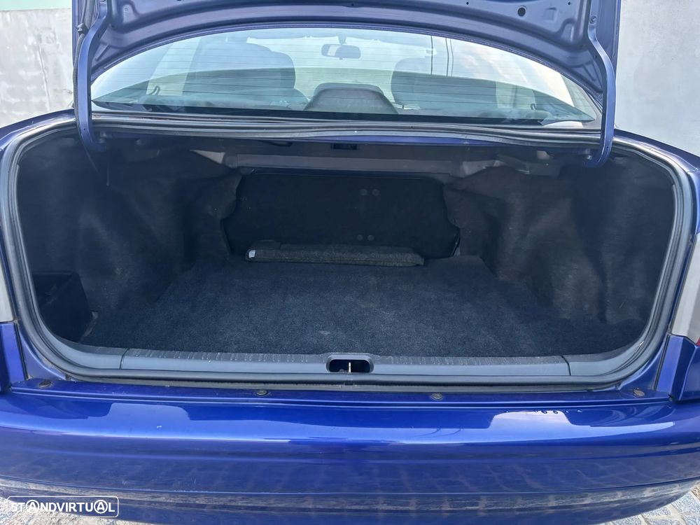 Toyota Corolla 1.4 VVT-i Sol - 13