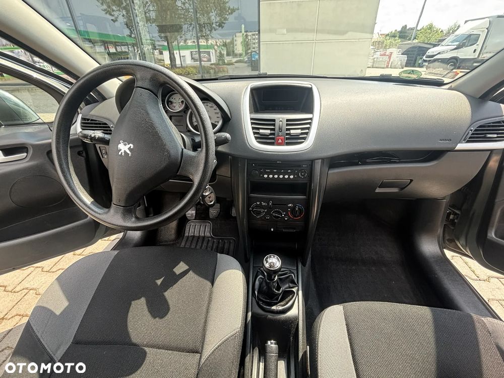 Peugeot 207 1.4 16V Trendy - 8