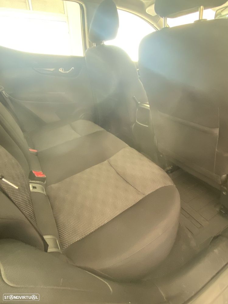 Nissan Qashqai 1.5 dCi N-Connecta - 13