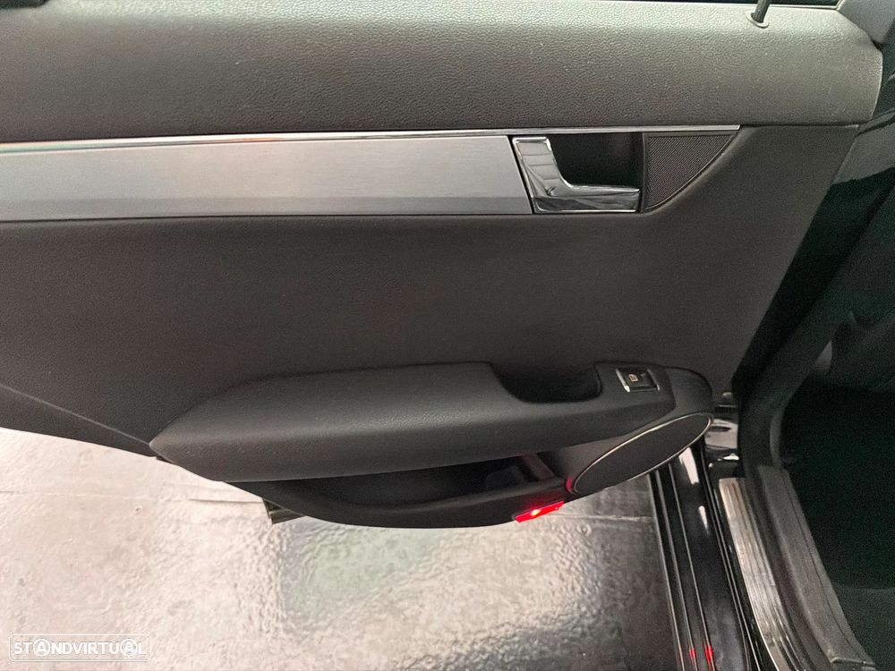 Mercedes-Benz C 220 - 12