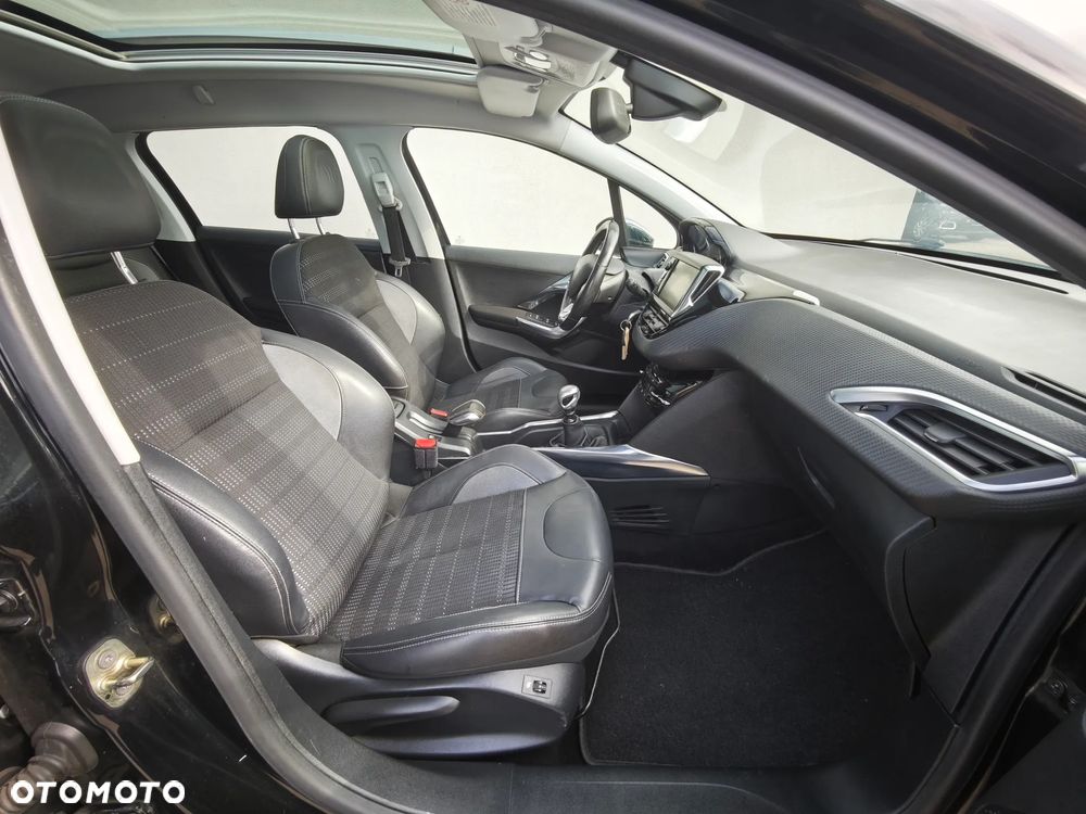 Peugeot 2008 e-HDi FAP 115 STOP & START Allure - 32