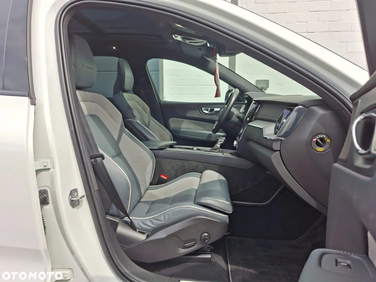 Volvo XC 60 D4 R-Design - 10