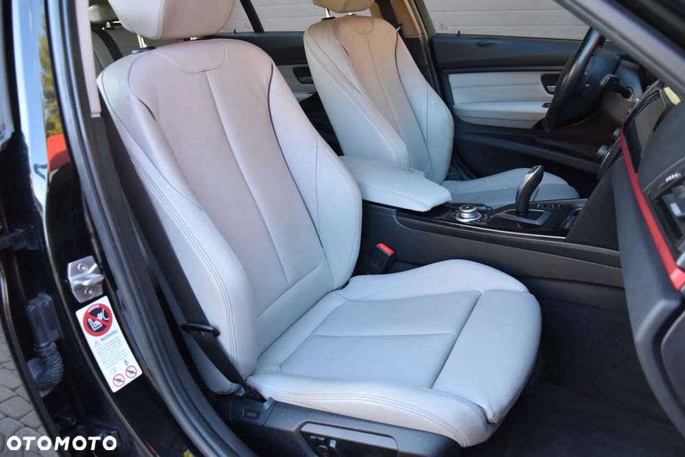 BMW Seria 3 320d Sport Line - 15