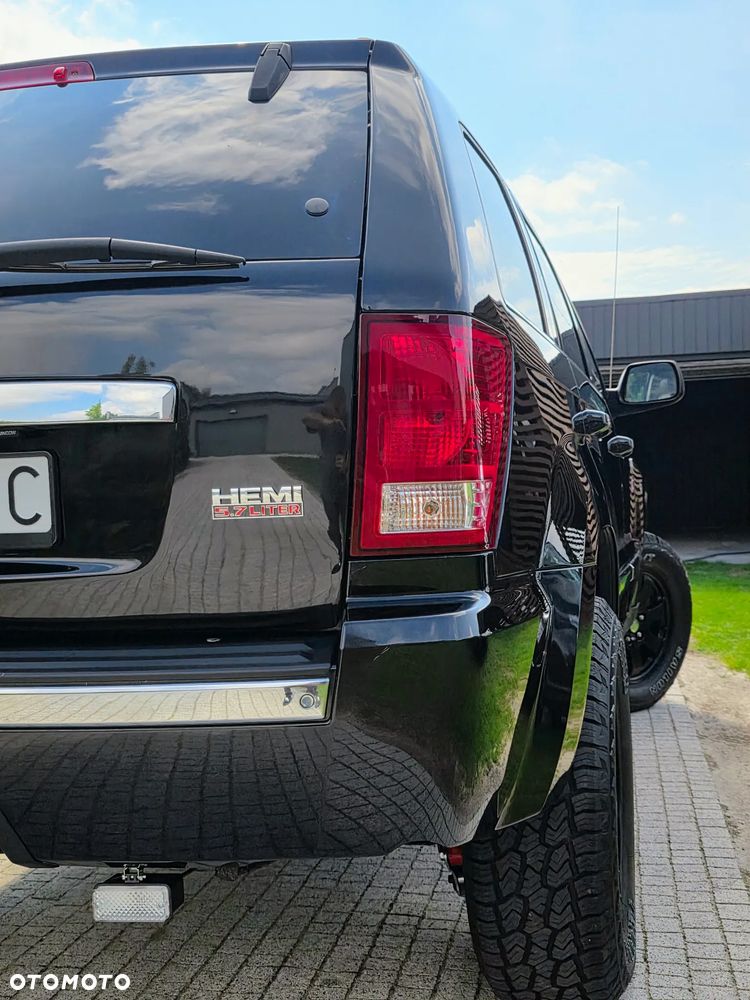 Jeep Grand Cherokee - 32
