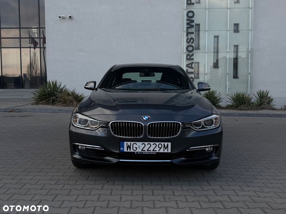 BMW Seria 3 328i Luxury Line - 2