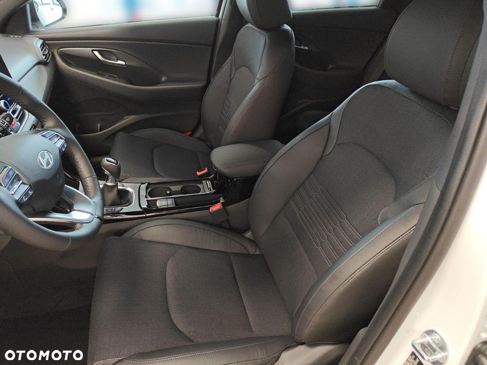 Hyundai i30 1.5 T-GDI 48V Smart - 12