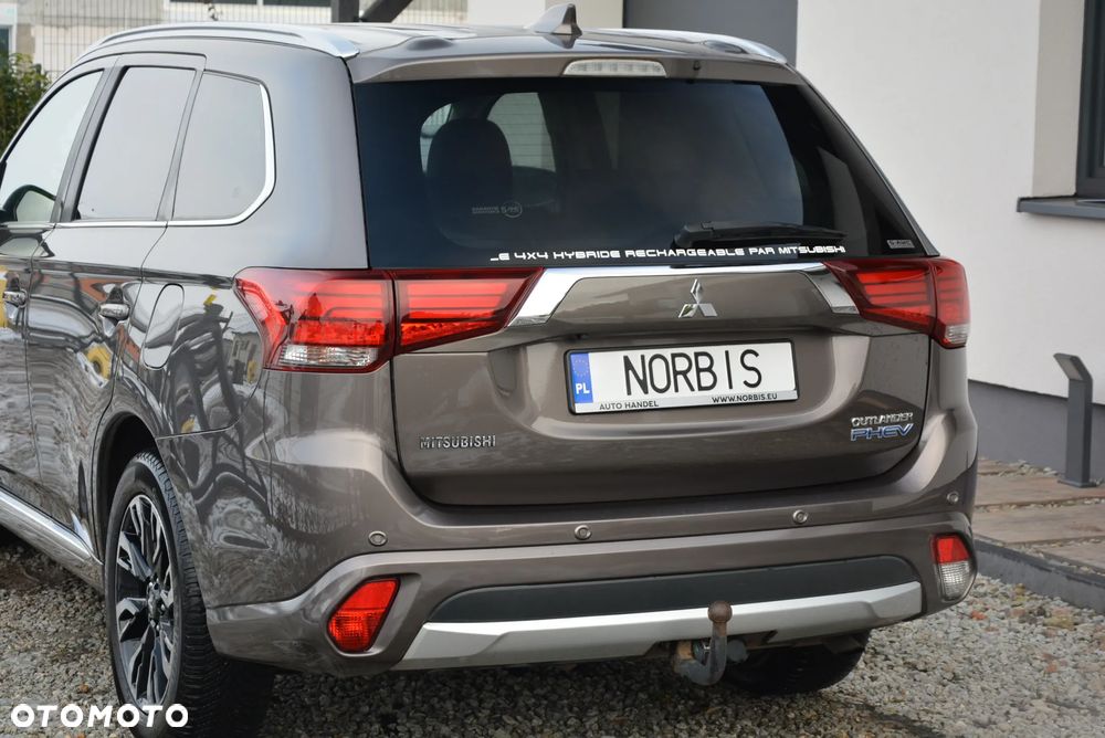 Mitsubishi Outlander 2.0 4WD Top - 26