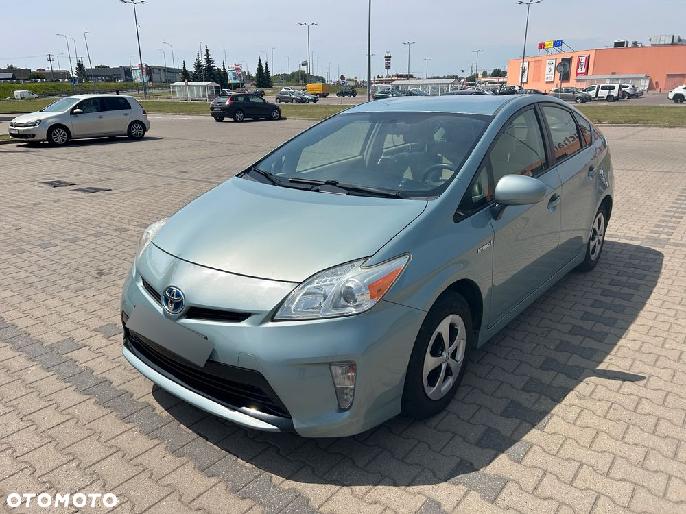 Toyota Prius (Hybrid) - 2