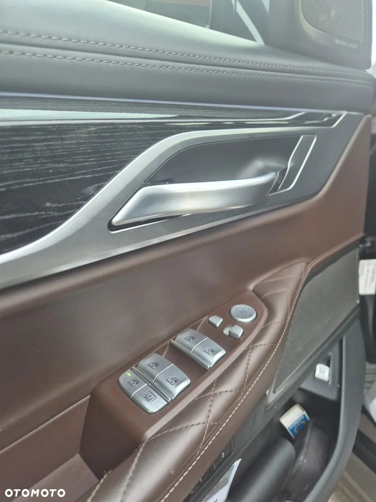 BMW Seria 7 750Li xDrive - 27