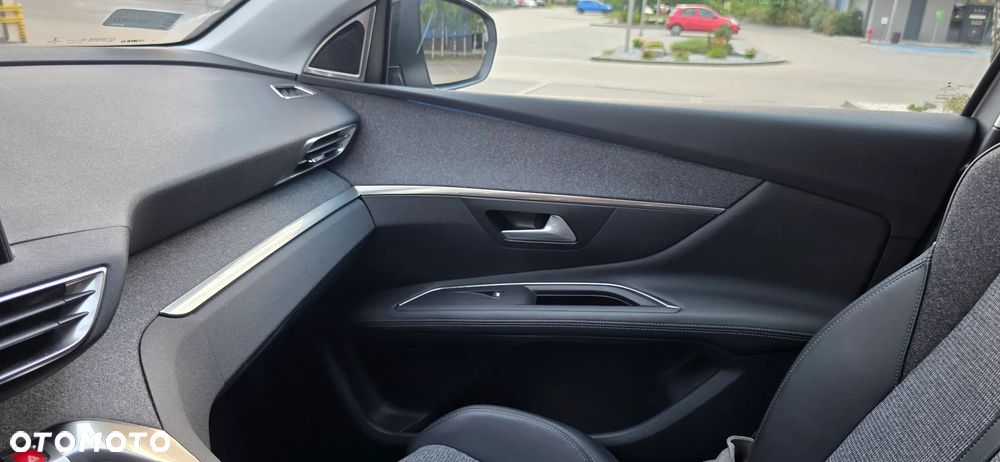 Peugeot 3008 1.2 PureTech Allure S&S - 24