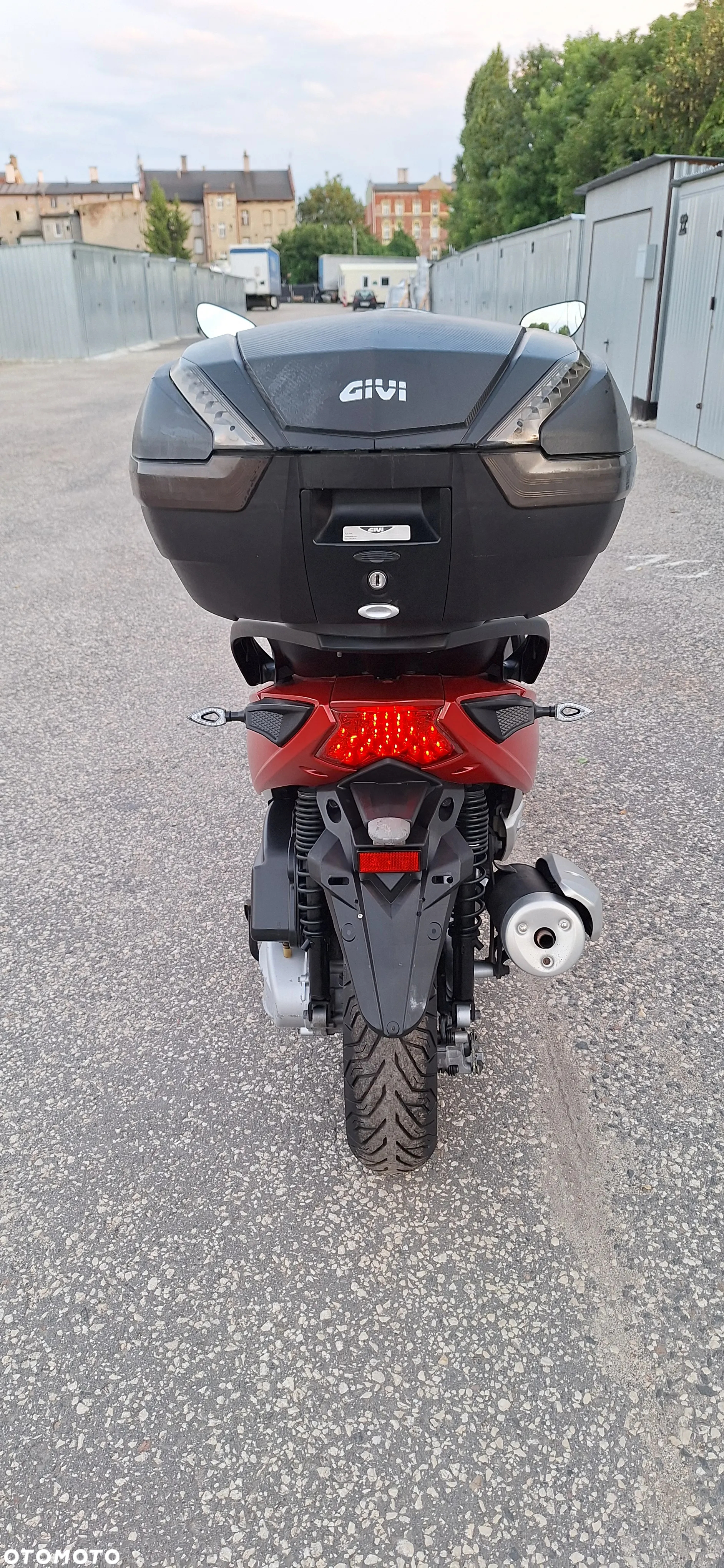 Piaggio MP-3 - 9