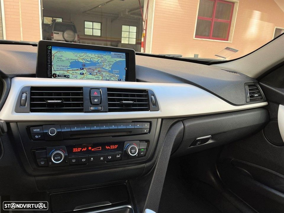 BMW 318 d Navigation Auto - 13