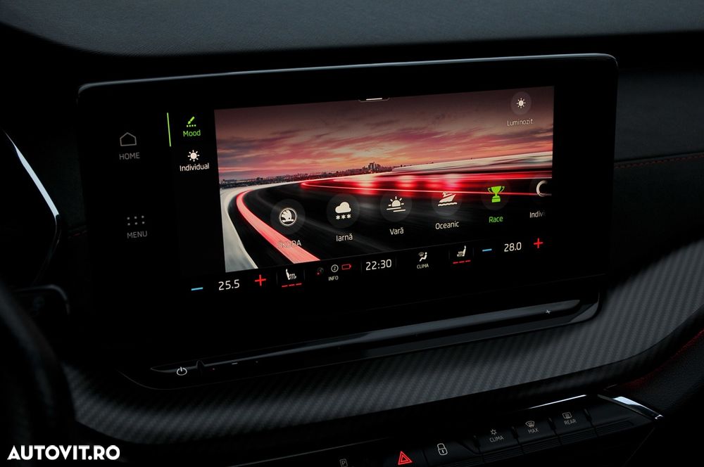 Skoda Octavia Combi 2.0 TDI DSG RS - 36