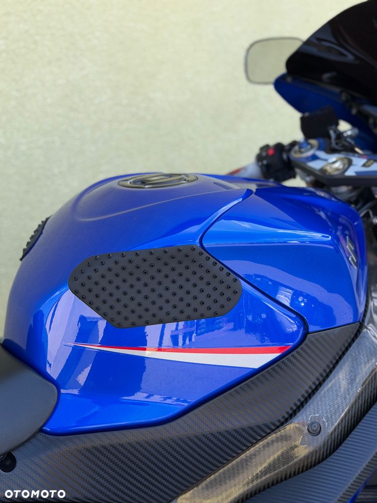Suzuki GSX-R - 16