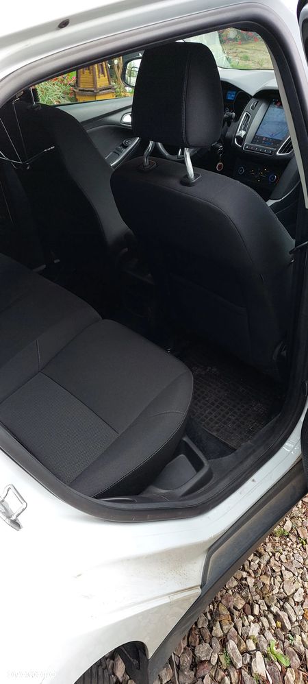 Ford Focus - 8