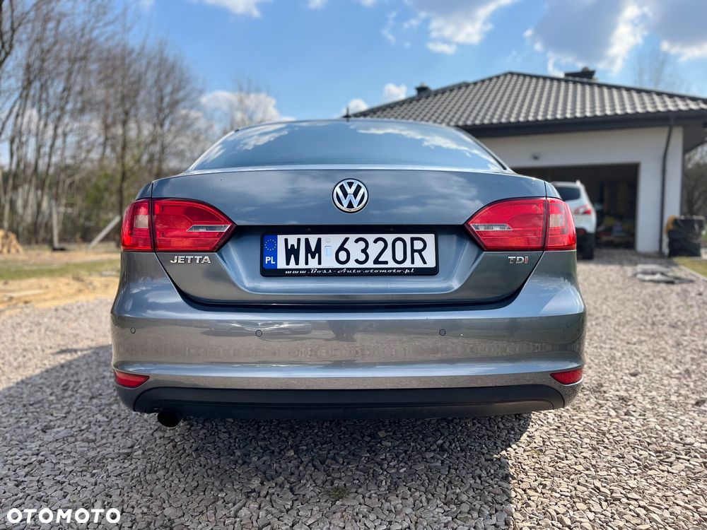 Volkswagen Jetta 1.6 TDI Highline Optimum DSG - 24