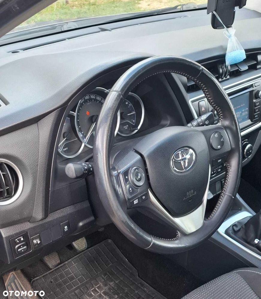 Toyota Auris - 8