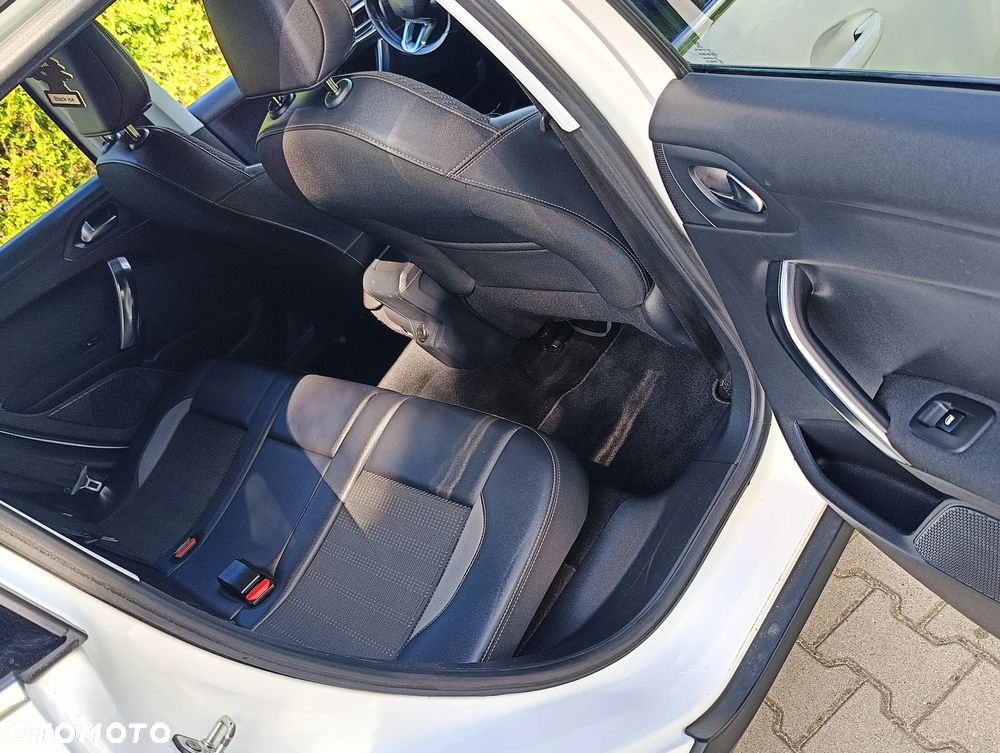 Peugeot 2008 1.6 BlueHDi Allure - 13