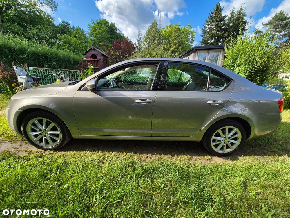 Skoda Octavia 2.0 TDI Edition DSG - 3