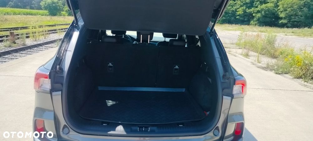 Ford Kuga - 8