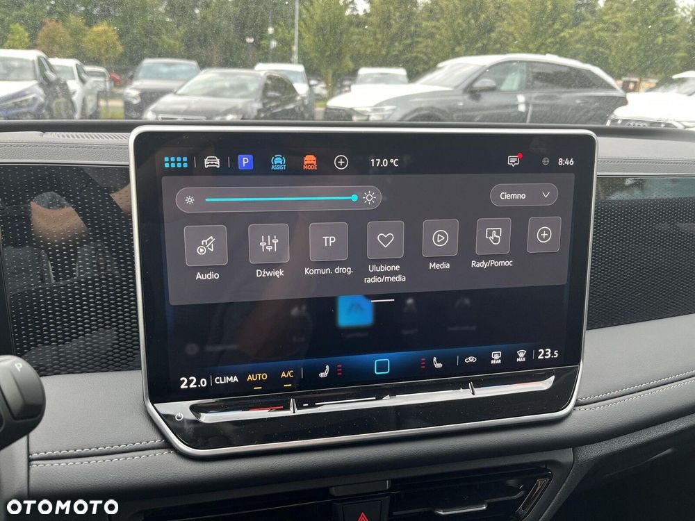 Volkswagen Tiguan - 36