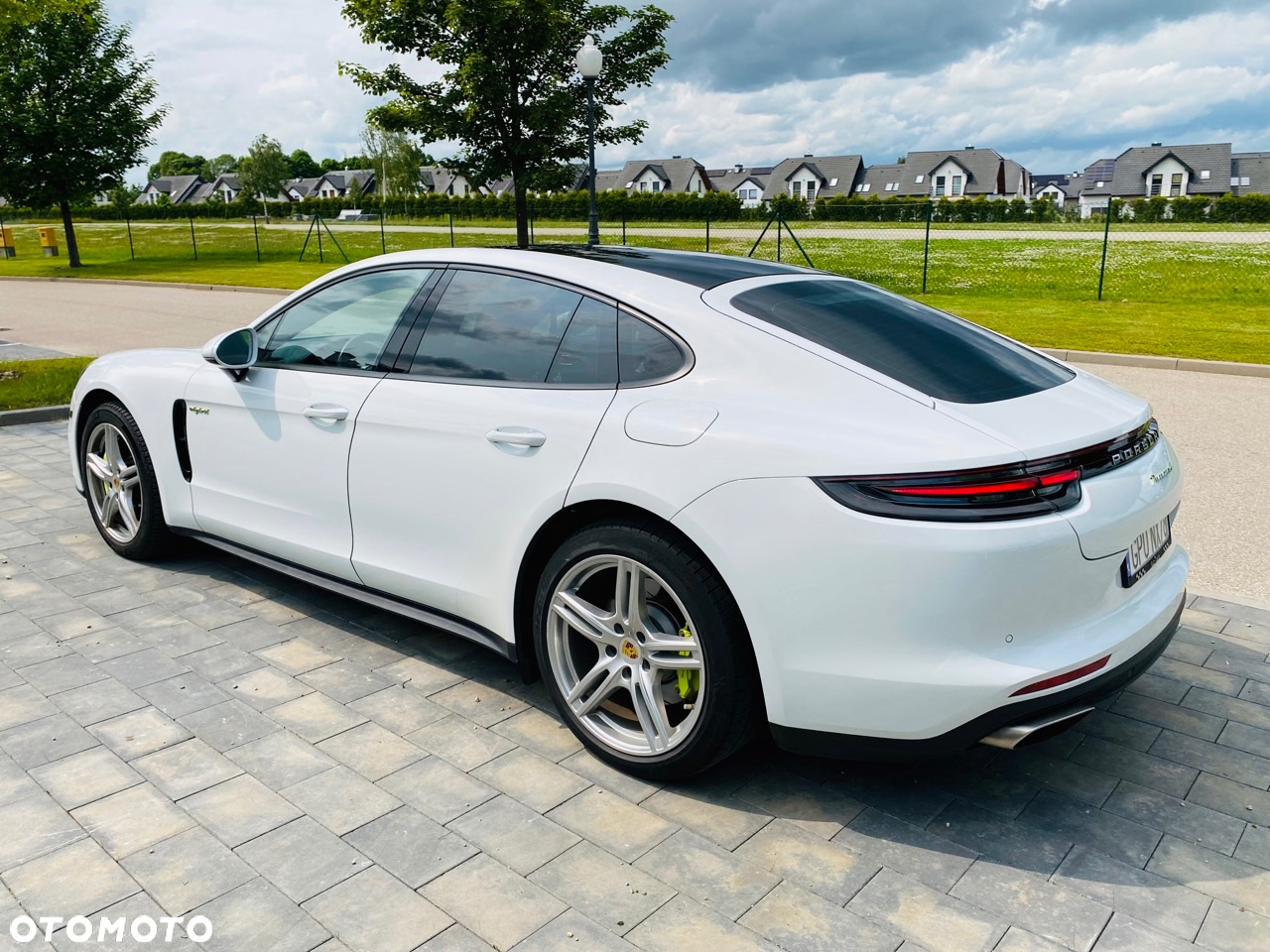 Porsche Panamera 4 E-Hybrid - 30