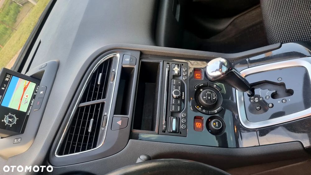 Peugeot 5008 HDI 160 Automatik Business-Line - 27