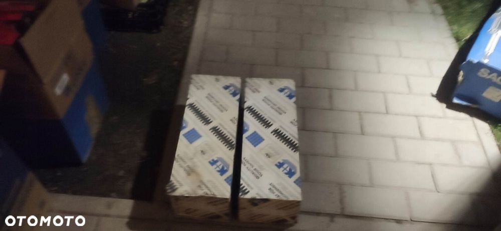 KR SPRĘŻYNY ZAWIESZENIA PRZÓD GOLF IV BORA PASSTA - 1