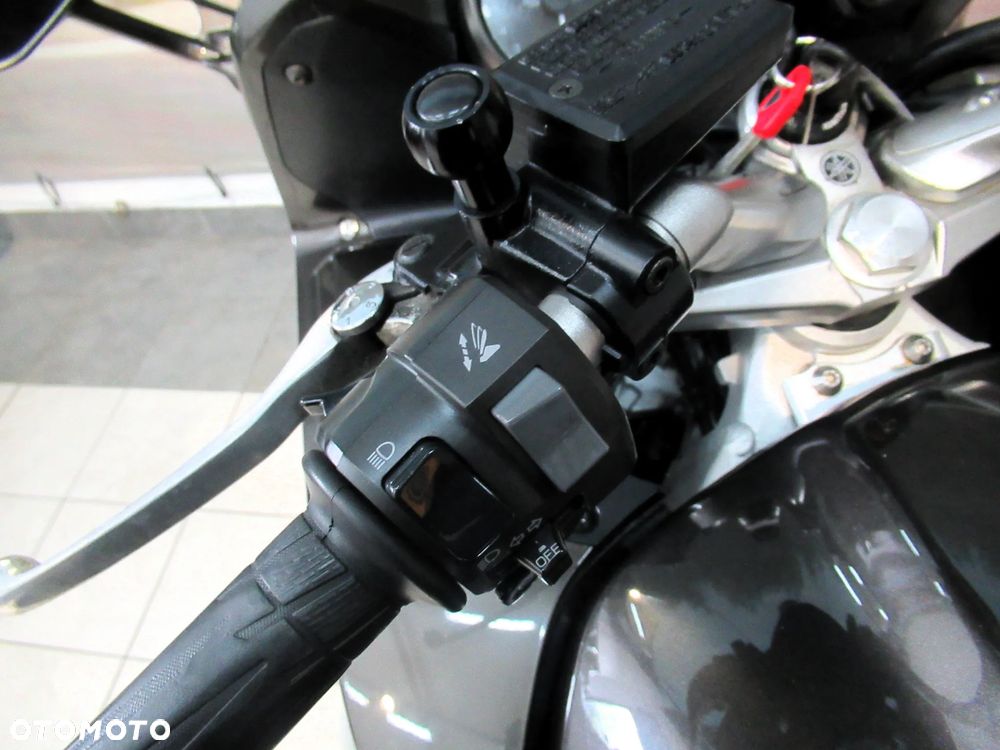 Yamaha FJR - 10