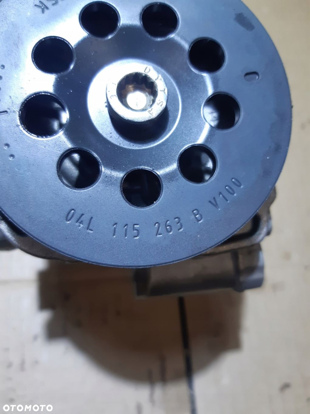 AUDI A4 B9 A5 F5 8W 2.0 TDI POMPA OLEJU 04L145208AA - 5